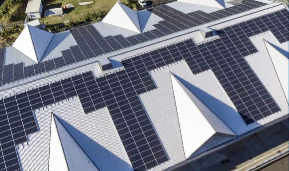 Plusieurs bâtiments de la commune sont et seront équipés de centrales solaires Plusieurs bâtiments de la commune sont et seront équipés de centrales solaires