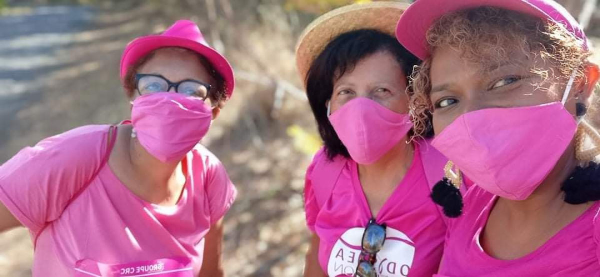 On devine aisément les sourires derrière les masques... On devine aisément les sourires derrière les masques...