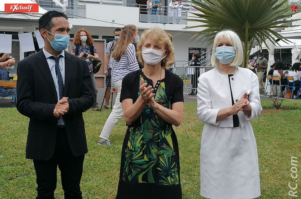 Daniel Michel, responsable de la Cellule Académique Recherche, Développement et Innovation,  Chantal Manès-Boisseau, Rectrice de l'Académie de la Réunion, et Isabelle Lemarchand, Proviseure du Lycée Roland Garros Daniel Michel, responsable de la Cellule Académique Recherche, Développement et Innovation,  Chantal Manès-Boisseau, Rectrice de l'Académie de la Réunion, et Isabelle Lemarchand, Proviseure du Lycée Roland Garros