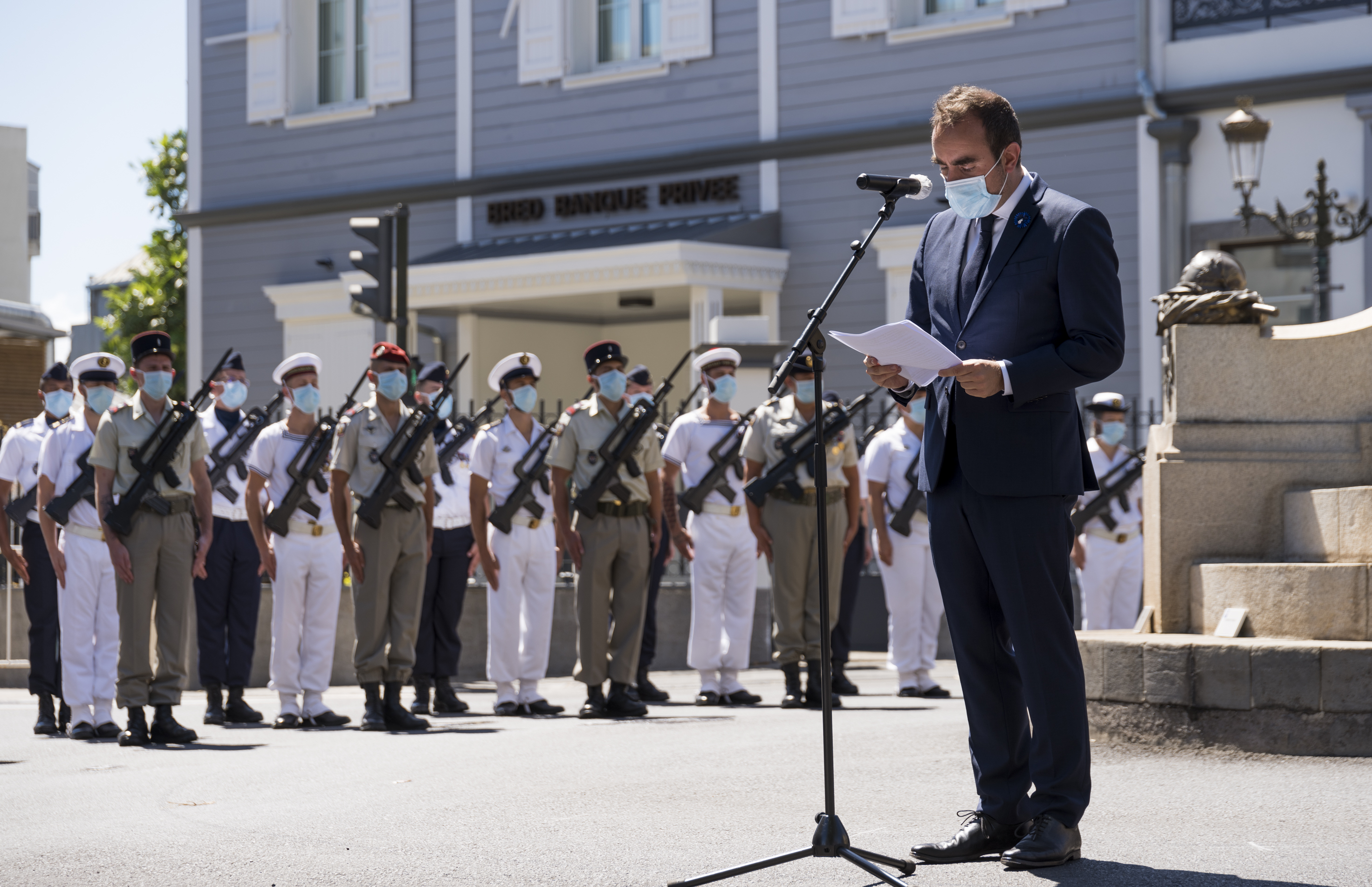 Sébastien Lecornu a lu le discours de Geneviève Darrieussecq Sébastien Lecornu a lu le discours de Geneviève Darrieussecq