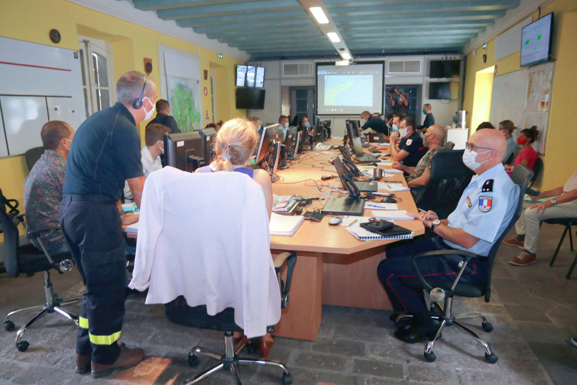 La cellule opérationnelle se trouve à la Préfecture dans une salle appropriée... La cellule opérationnelle se trouve à la Préfecture dans une salle appropriée...