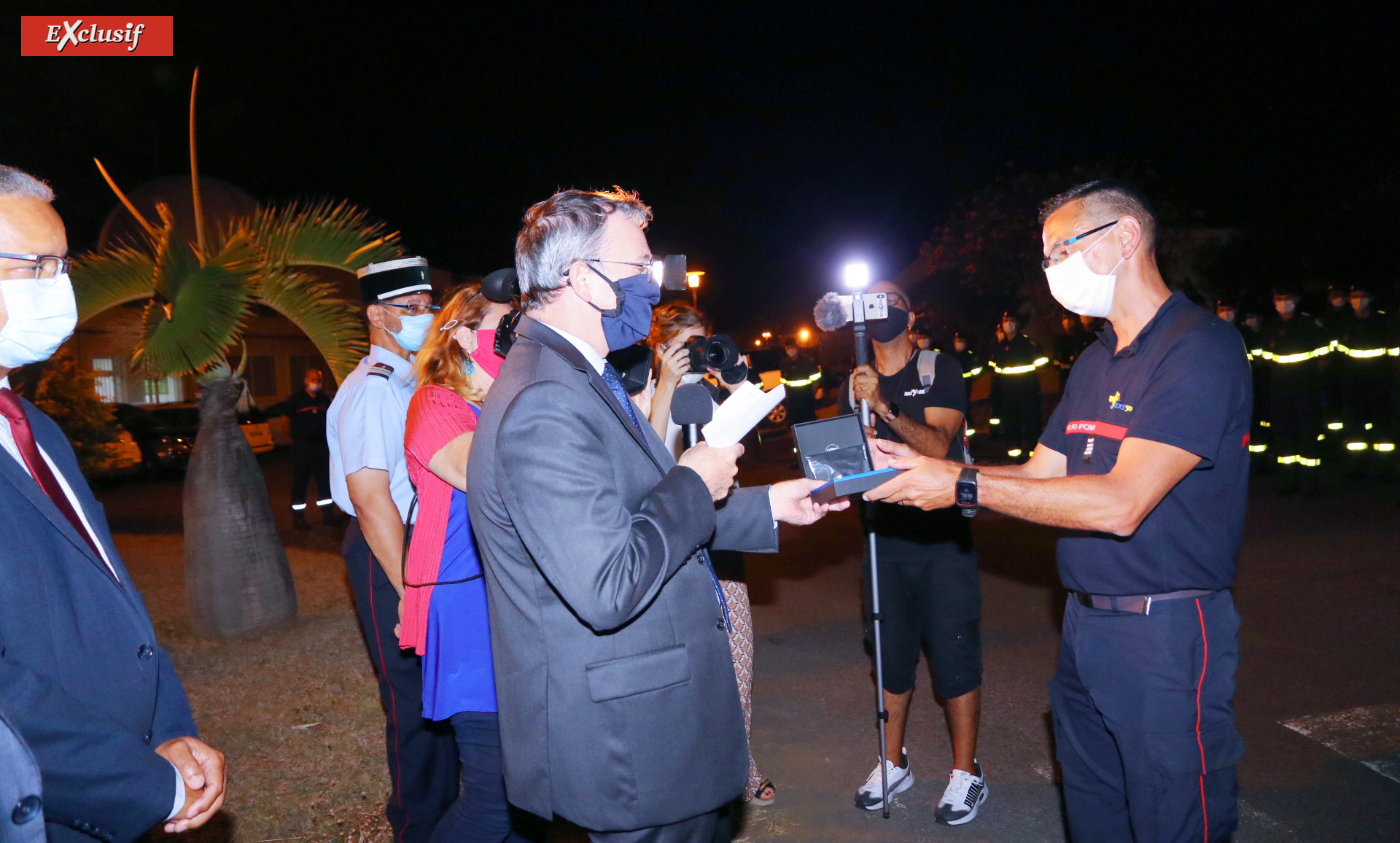 Les sapeurs-pompiers et militaires engagés dans l’incendie du Maïdo remerciés Les sapeurs-pompiers et militaires engagés dans l’incendie du Maïdo remerciés