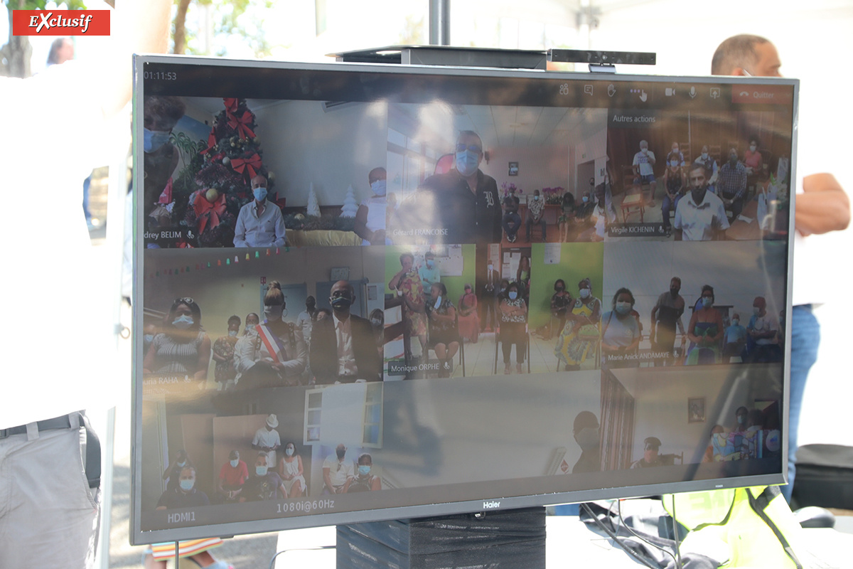 La cérémonie était retransmise en direct dans 9 mairies annexes La cérémonie était retransmise en direct dans 9 mairies annexes