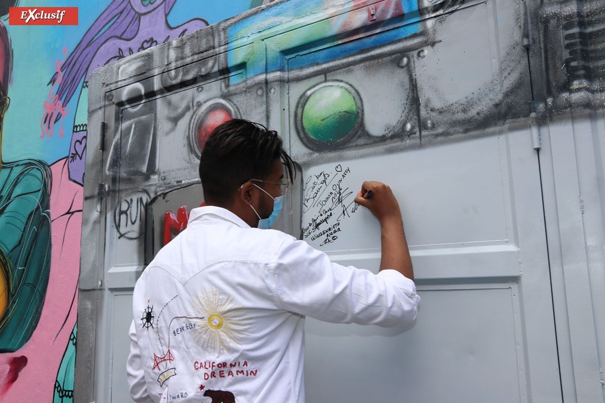 Journée du Bénévolat: une superbe fresque inaugurée à Saint-Denis