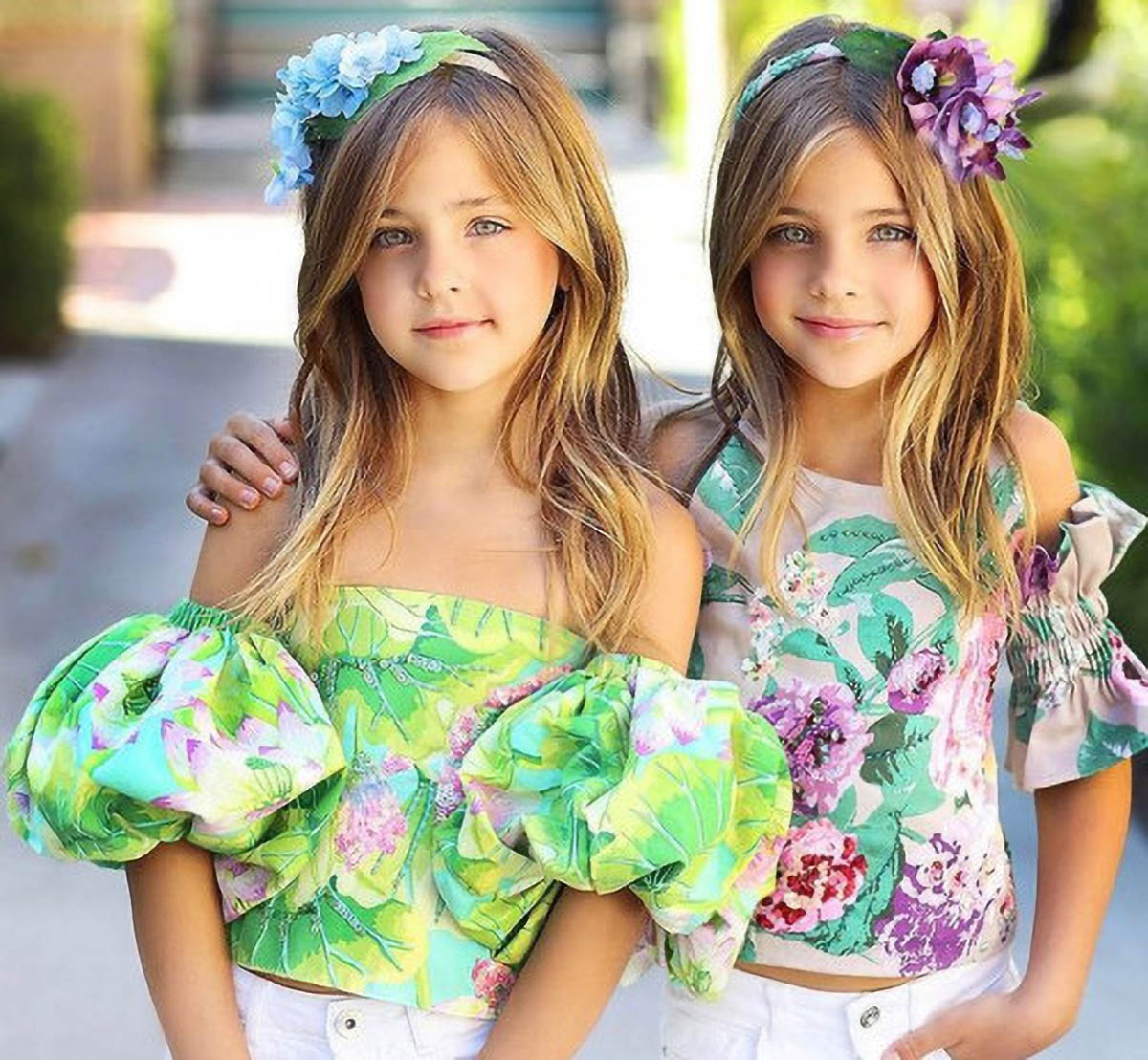 Visages d'anges, cheveux blonds, yeux bleus, elles ont été qualifiées de "jumelles les plus belles du monde"...