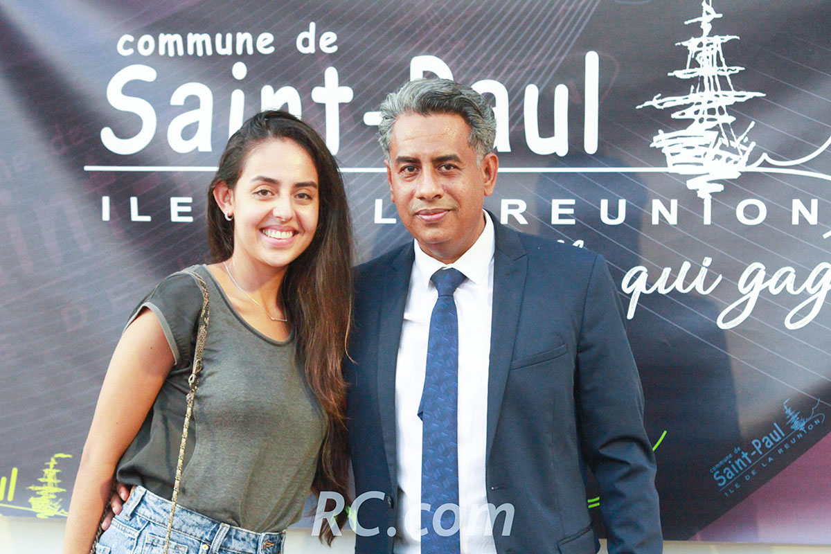 Salim Omarjee, adjoint au maire de Saint-Paul, et sa fille venus encourager les participants
