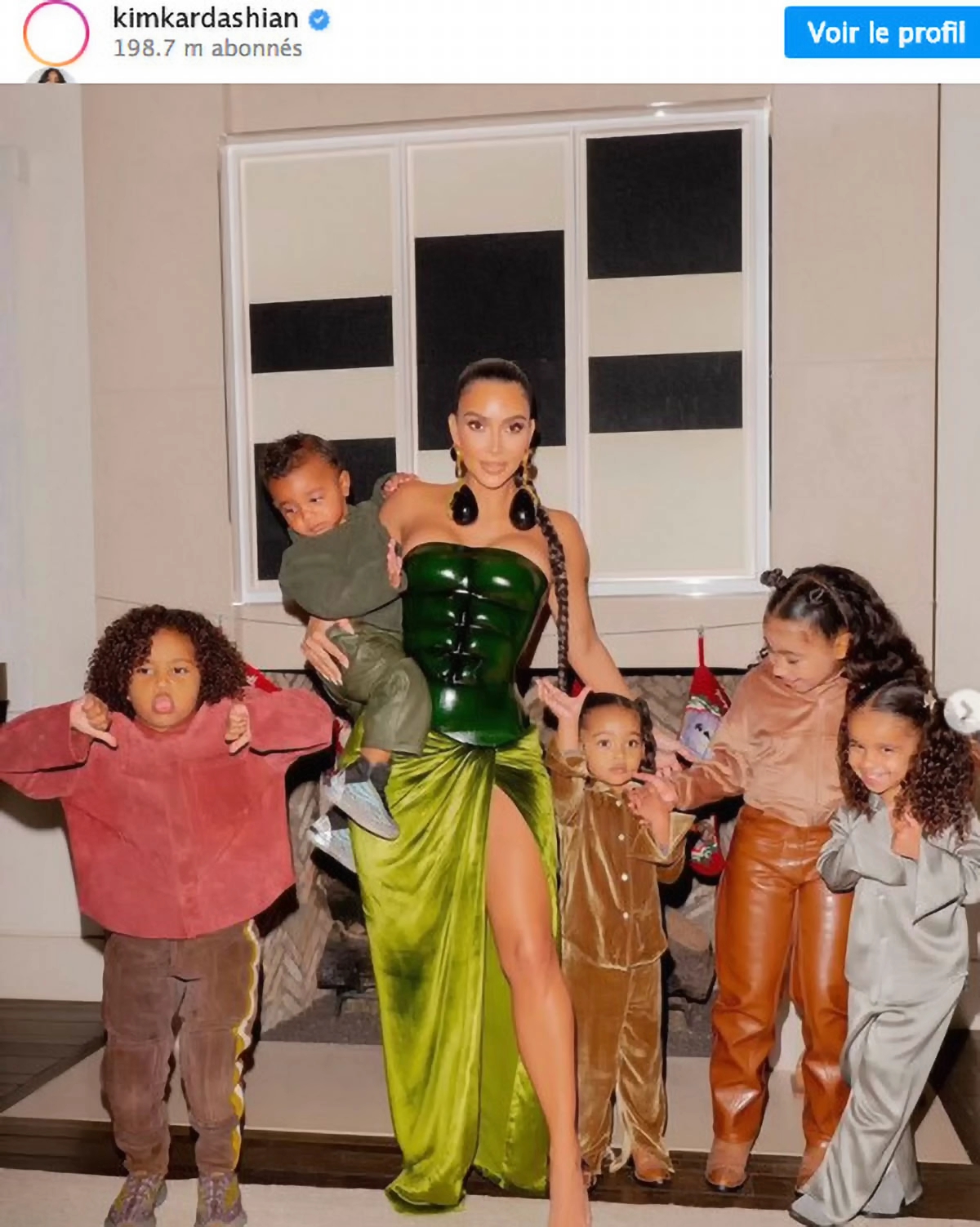 Pour les fêtes de fin d'année, Kim Kardashian a publié plusieurs photos sur Instagram, mais sans Kanye West, absent Pour les fêtes de fin d'année, Kim Kardashian a publié plusieurs photos sur Instagram, mais sans Kanye West, absent