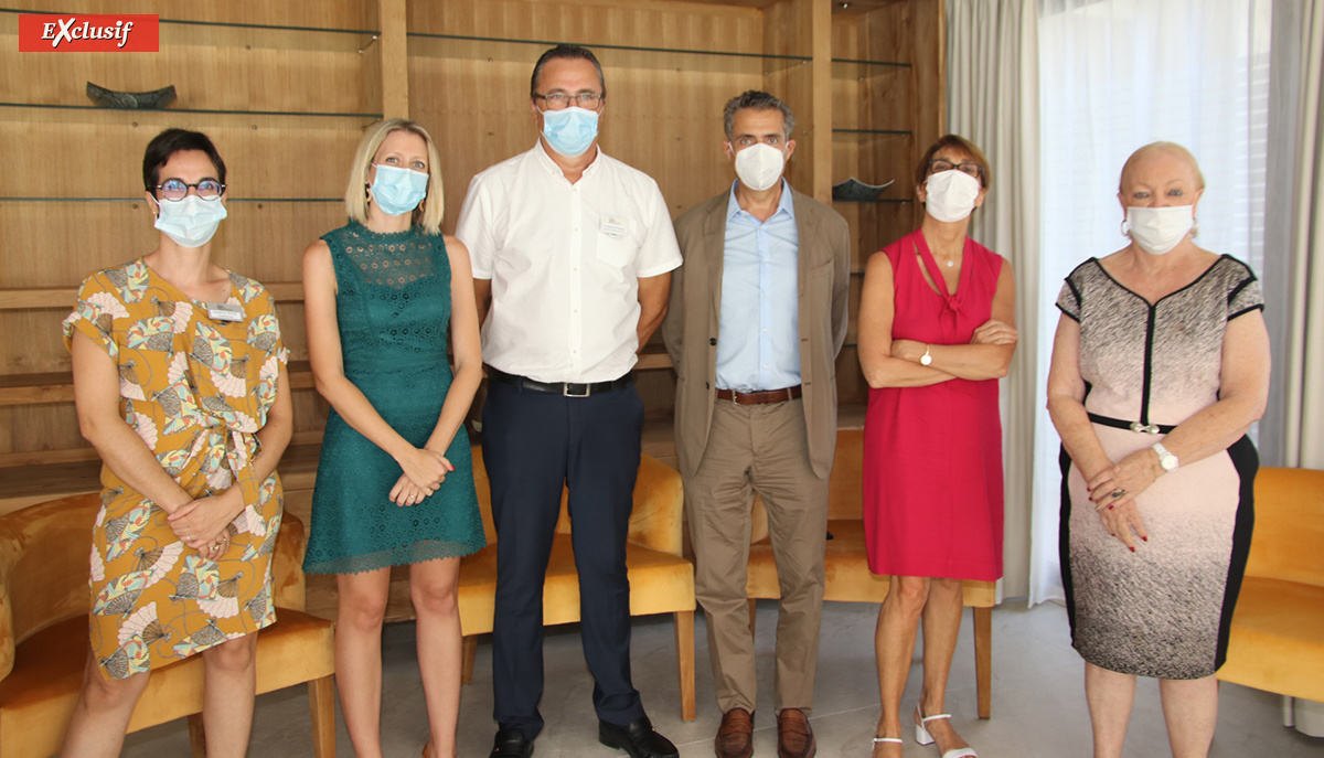 Sandrine Pécot, directrice de l'EHPAD Aude, Pauline Lévy, directrice du Pôle Séniors Mediaustral, Philippe Merlin, médecin coordonnateur, Pierre Chenard, président du groupe Mediaustral, Martine Ladoucette, directrice générale ARS Réunion, et Aude Palant-Vergoz, marraine de l'EHPAD qui porte son prénom