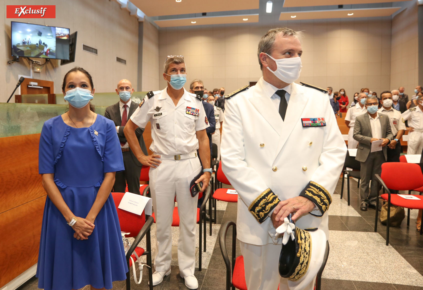 La députée Karine Lebon, le général des FAZSOI Yves Métayer, et le Préfet Jacques Billant La députée Karine Lebon, le général des FAZSOI Yves Métayer, et le Préfet Jacques Billant