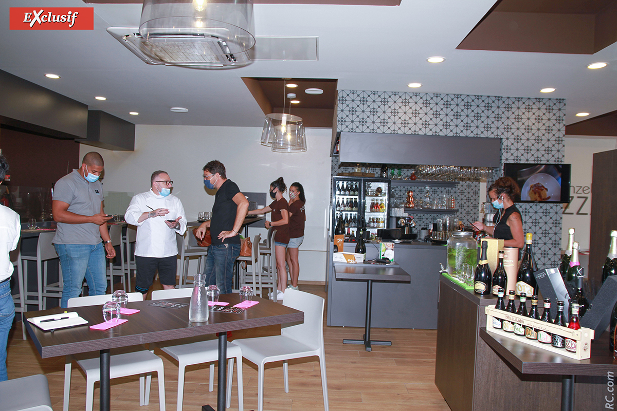 Dans un cadre agréable , Mamzelle Pizza de la Saline peut servir une soixantaine de couverts Dans un cadre agréable , Mamzelle Pizza de la Saline peut servir une soixantaine de couverts