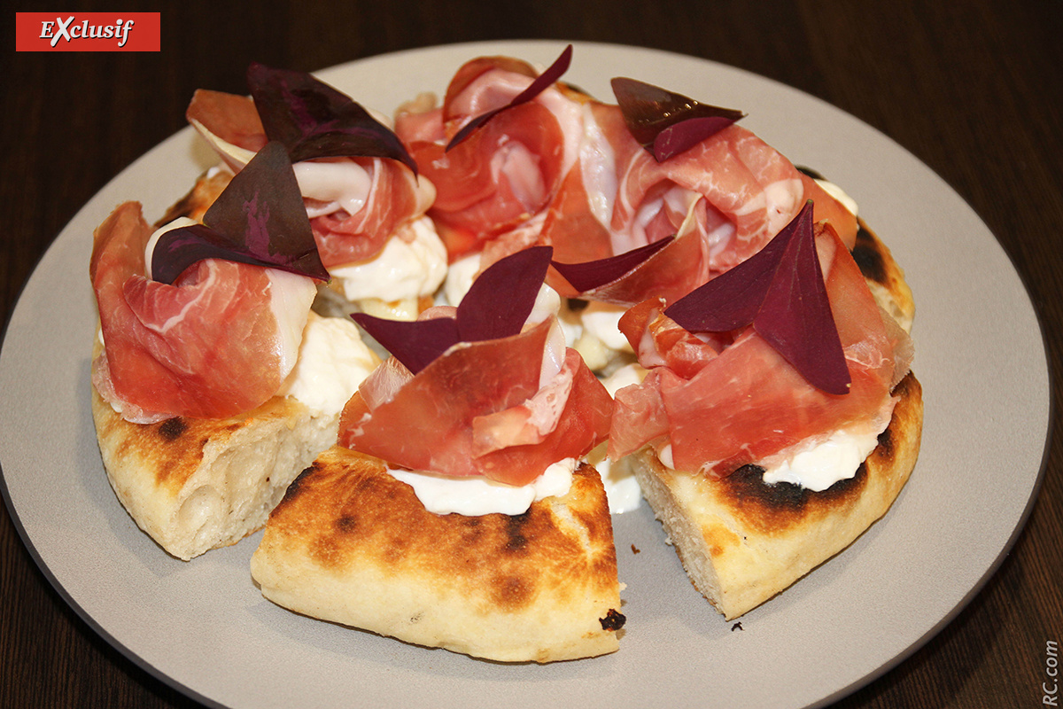 La "Pizza Star's" de Mamzelle Pizza avec un vice-champion du monde de pizzaïolo La "Pizza Star's" de Mamzelle Pizza avec un vice-champion du monde de pizzaïolo