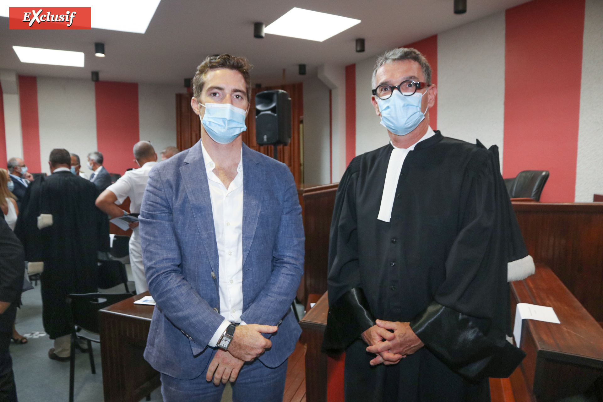 Guillaume Hamon, greffier, et Guillaume de Géry, bâtonnier de Saint-Denis Guillaume Hamon, greffier, et Guillaume de Géry, bâtonnier de Saint-Denis