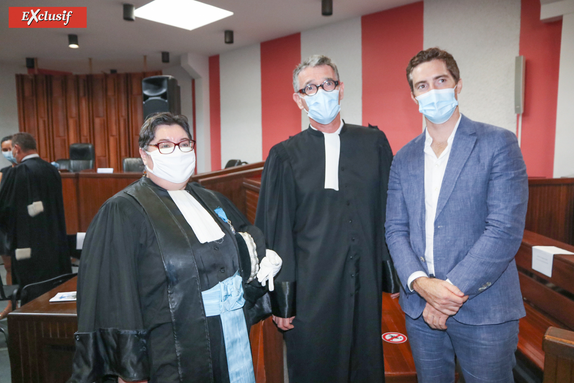 Bérangère Prudhomme, procureure-adjointe, Guillaume de Géry, bâtonnier de Saint-Denis, et Guillaume Hamon, greffier du Tribunal de Commerce Bérangère Prudhomme, procureure-adjointe, Guillaume de Géry, bâtonnier de Saint-Denis, et Guillaume Hamon, greffier du Tribunal de Commerce