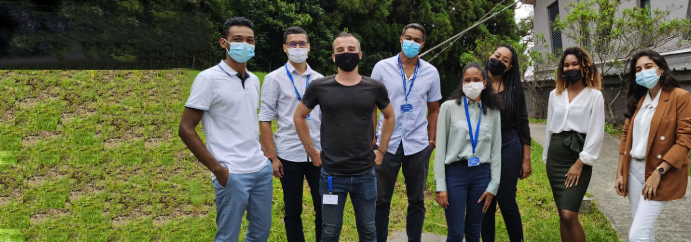 Startup week 2021: "Seaker" obtient le 1er Prix devant "Mongarage.re" Startup week 2021: "Seaker" obtient le 1er Prix devant "Mongarage.re"