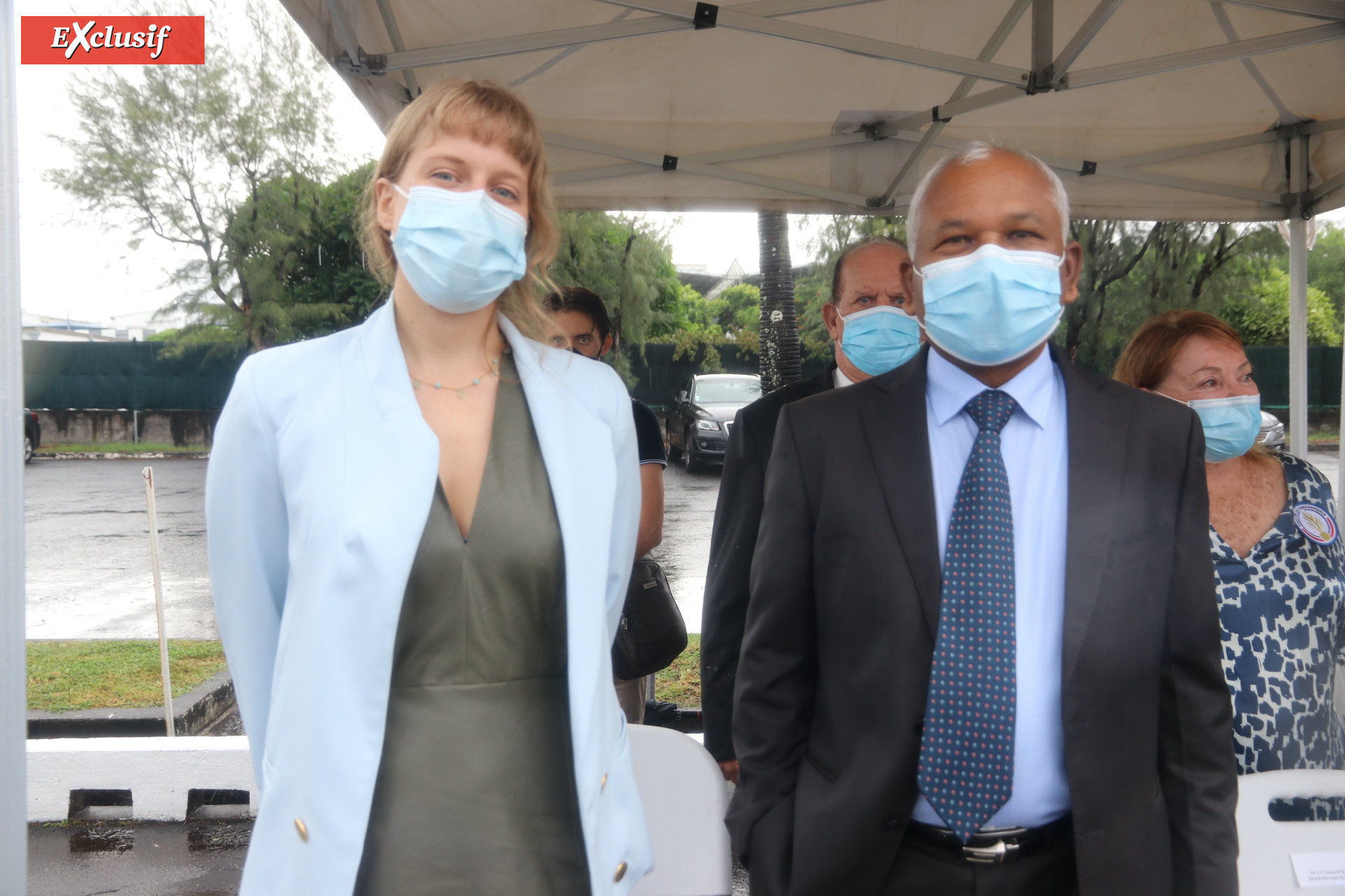 Camille Goyet, directrice de cabinet du Préfet, et Jitendra Nath Majhi, Consul Général de l'Inde à La Réunion