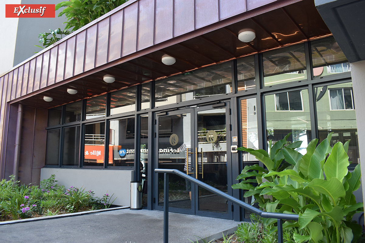 L'entrée du Dina Morgabine Saint-Denis L'entrée du Dina Morgabine Saint-Denis