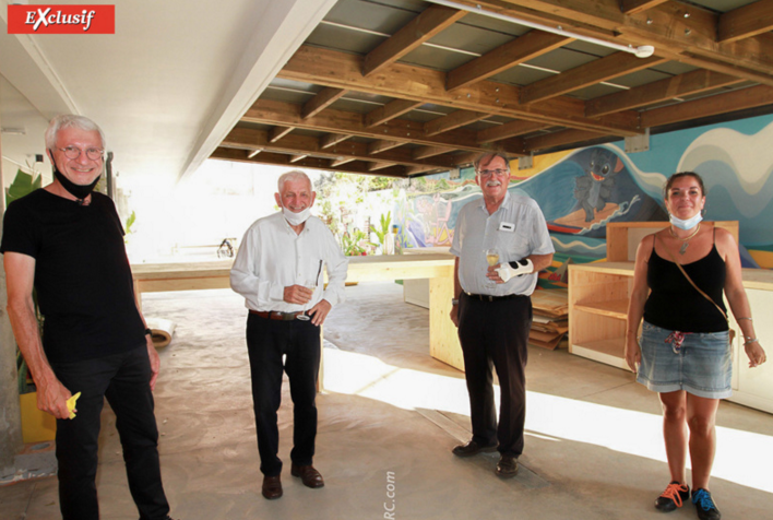 Christian Bertetto, Valère Lorion, invité, Jean Pihouée, architecte, et une employée de la mairie de Saint-Pierre