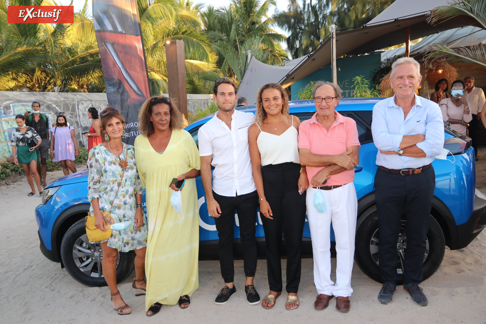 Alice Lemoigne avec sa famille: Hélène Lavallée, sa mère Sana Lemoigne, Loic Lavallee, son père Antonio Diletto, et François Lavallée