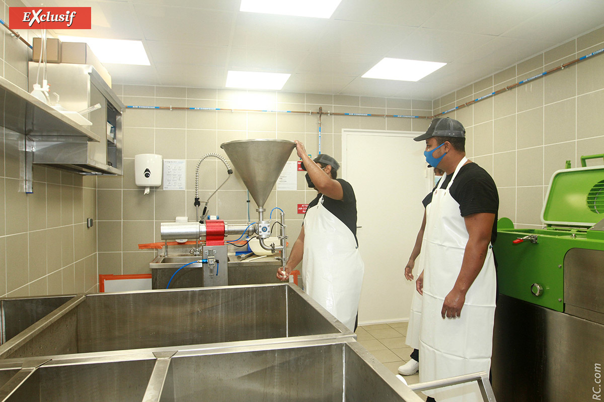 L’équipe de production réunionnaise a été formée par un maître fromager italien...