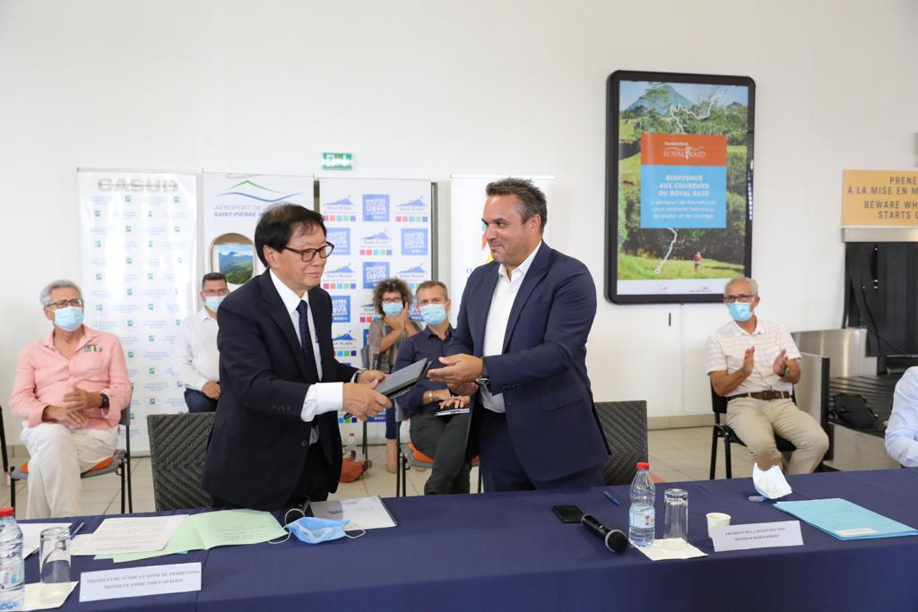 André Thien Ah Koon et Didier Robert tout sourires... André Thien Ah Koon et Didier Robert tout sourires...