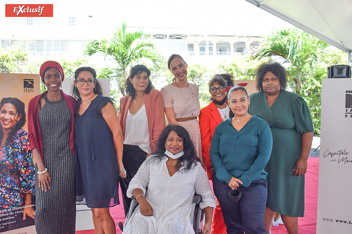 Les femmes... démasquées! Juste quelques secondes le temps de la photo... Les femmes... démasquées! Juste quelques secondes le temps de la photo...