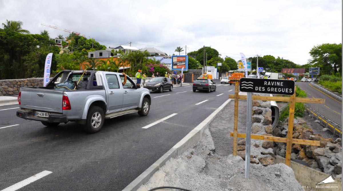 Le pont de la Ravine des Grègues est ouvert! Le pont de la Ravine des Grègues est ouvert!