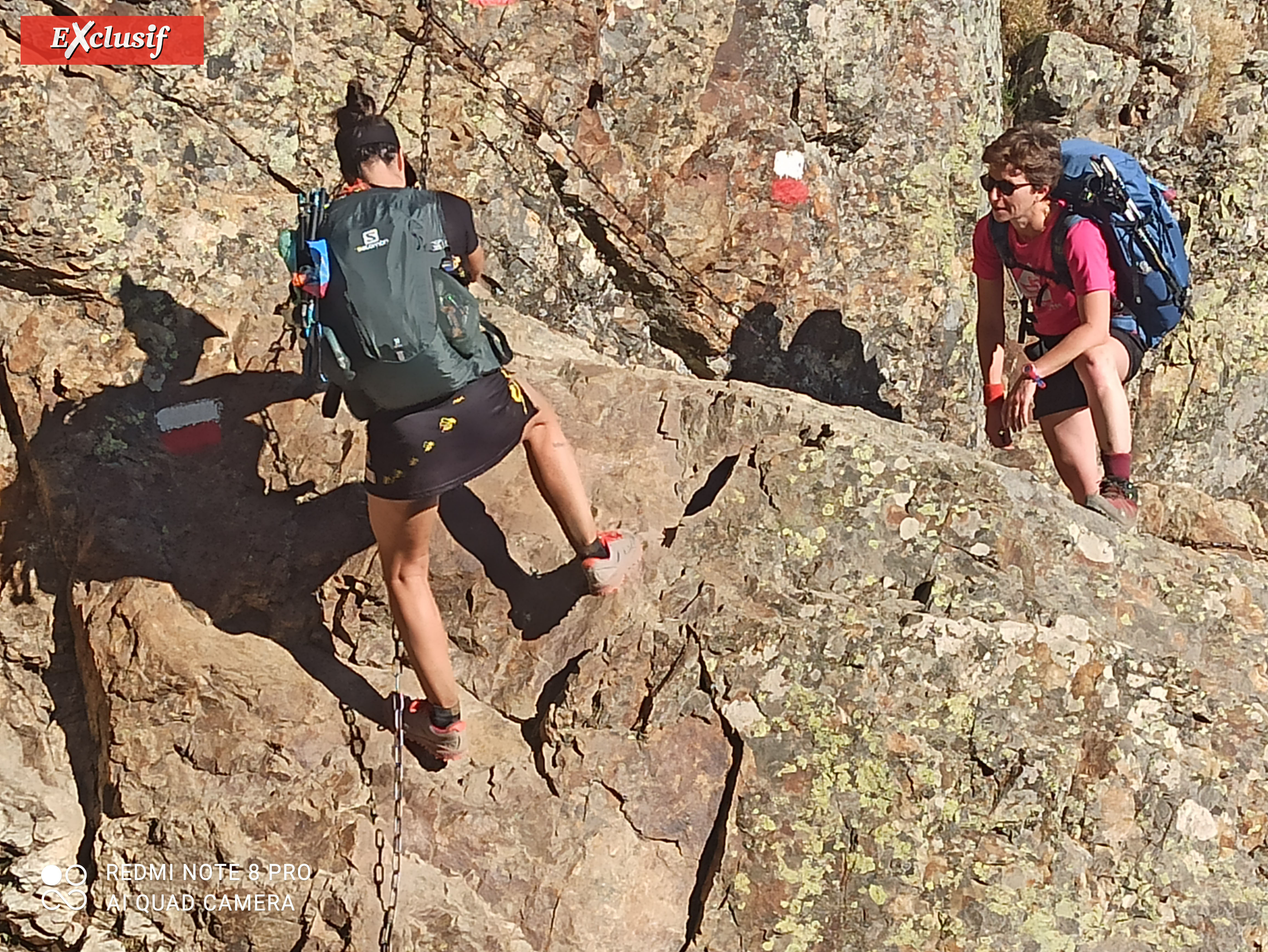 Zagathe qui se lance et Marie. Parfois le GR20 prend des allures de Via Ferrata