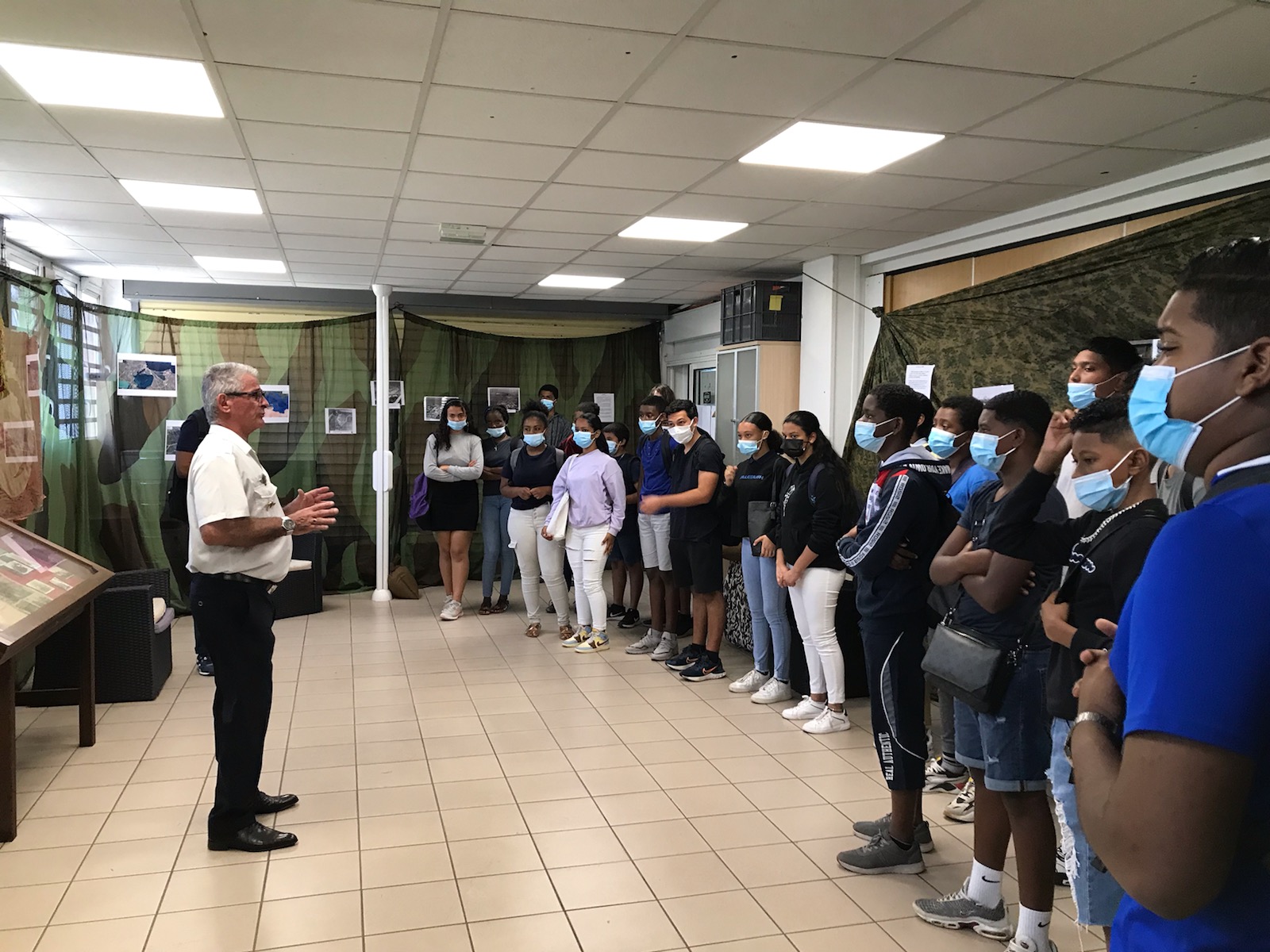 Les classes de défense et sécurité globale des collèges Les Tamarins (Saint-Pierre) et Marcel Goulette (Saint-Leu) ont été accueillies...