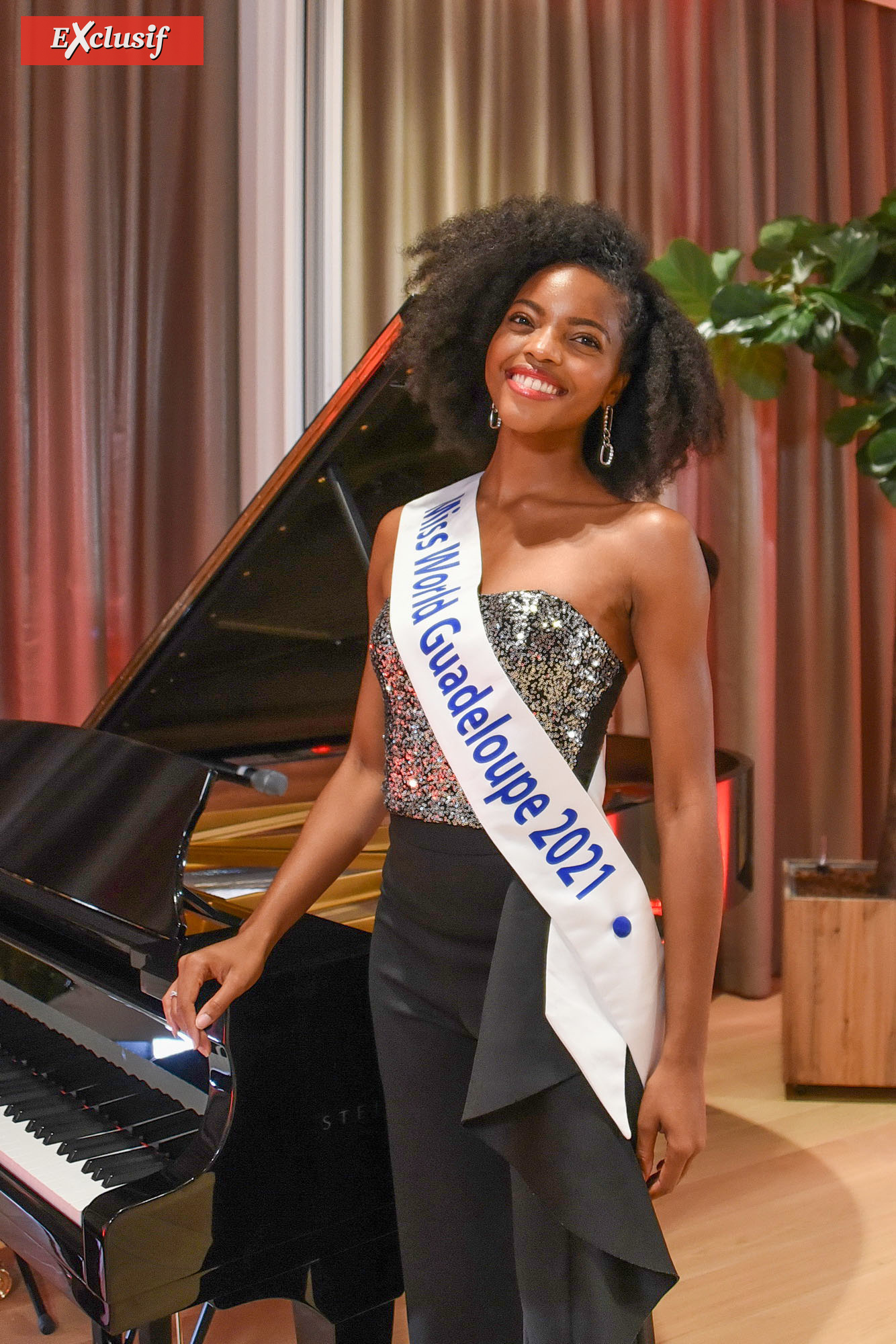 Prescilla Larose, Miss World Guadeloupe 2021 (25 ans) était présente à la soirée, elle va participer à Miss Monde à Phuket (Thaïlande) le 12 décembre 2021