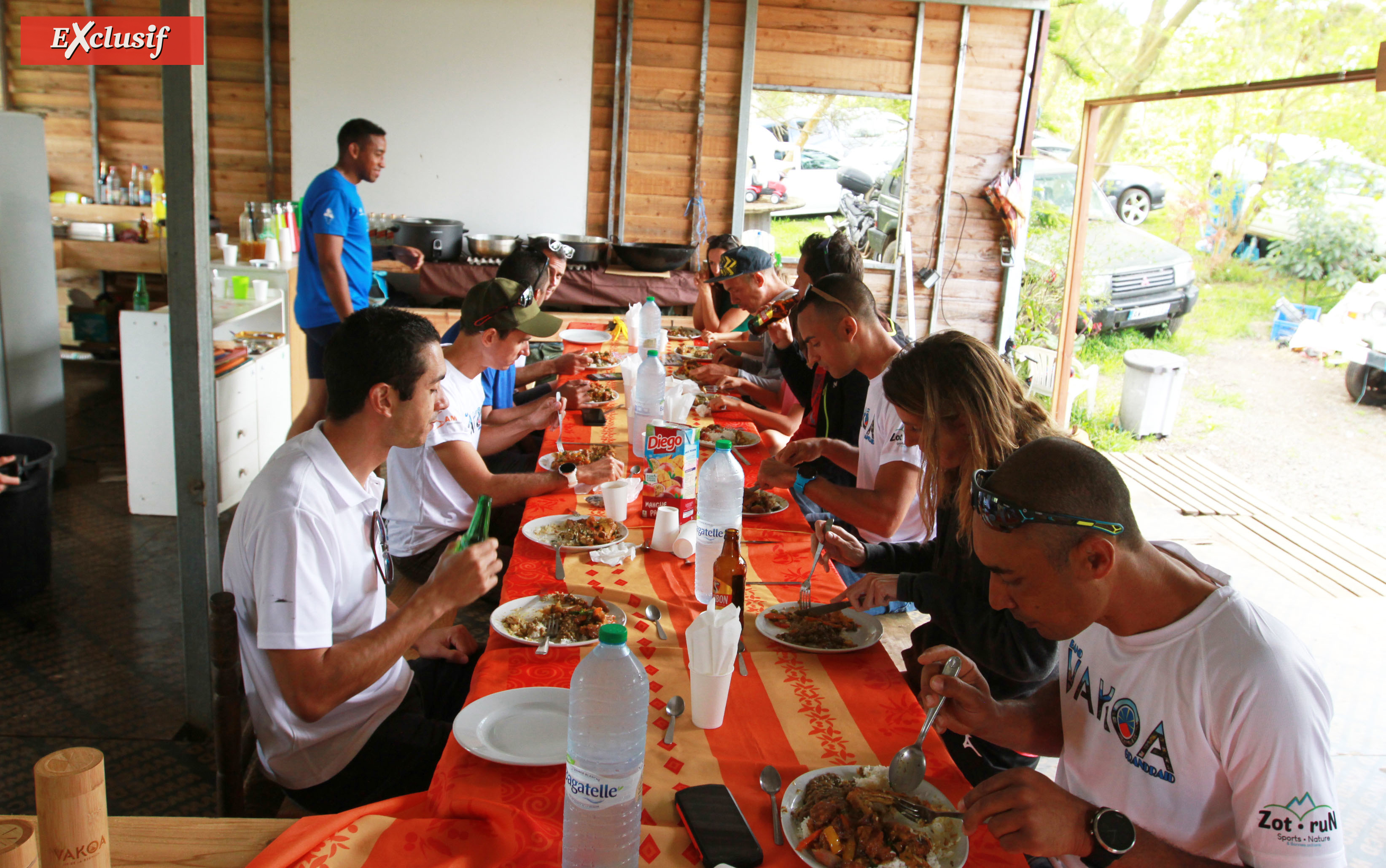 Un repas amical au Tapage où les coureurs ont beaucoup échangé