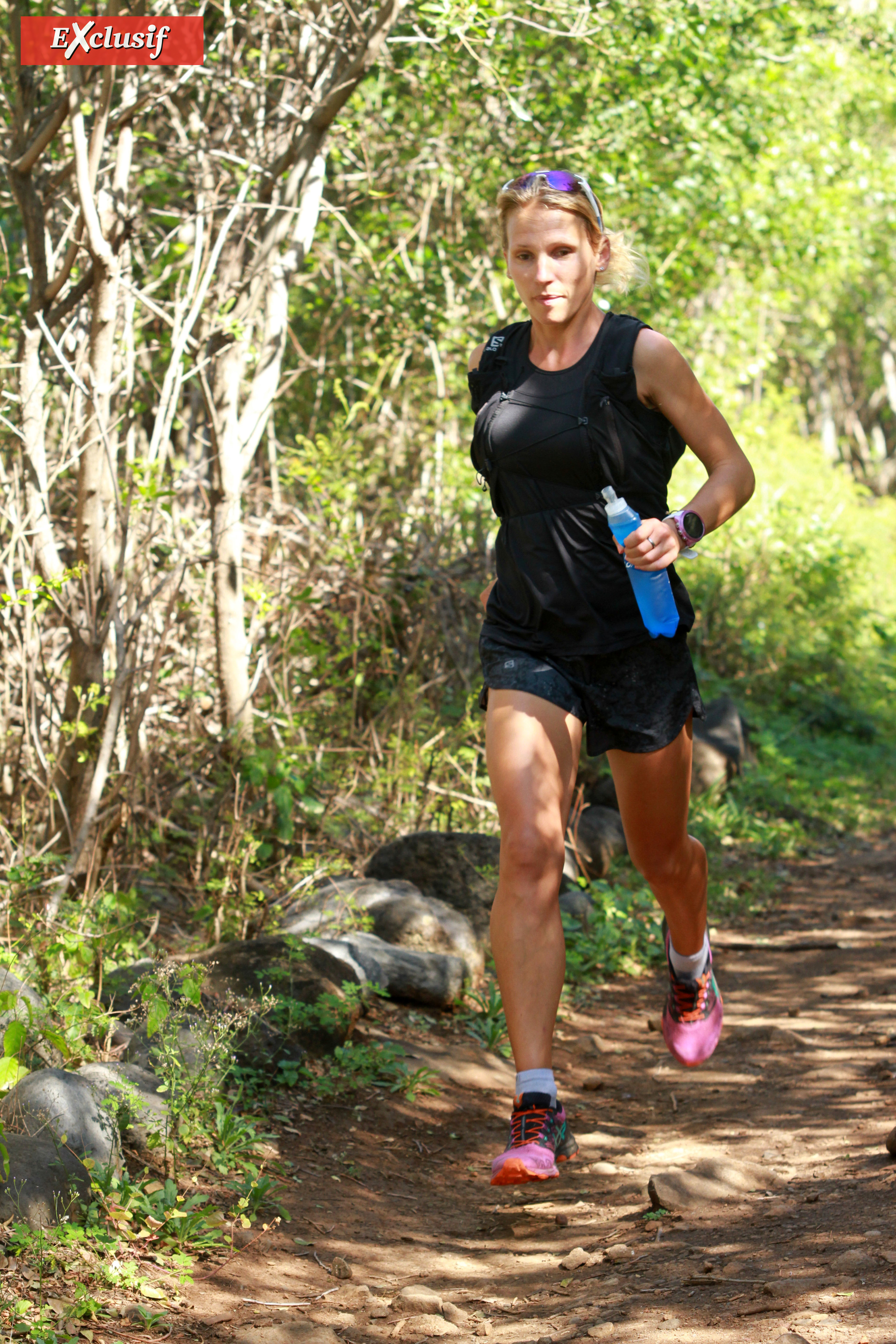 Elle a découvert de nombreux sentiers de l'île de La Réunion Elle a découvert de nombreux sentiers de l'île de La Réunion