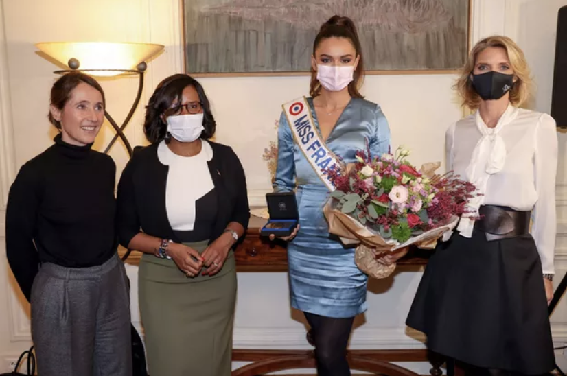 Alexia Laroche-Joubert, présidente de la Société Miss France, Elisabeth Moreno, Diane Leyre, et Sylvie Tellier, directrice générale de la Société Miss France