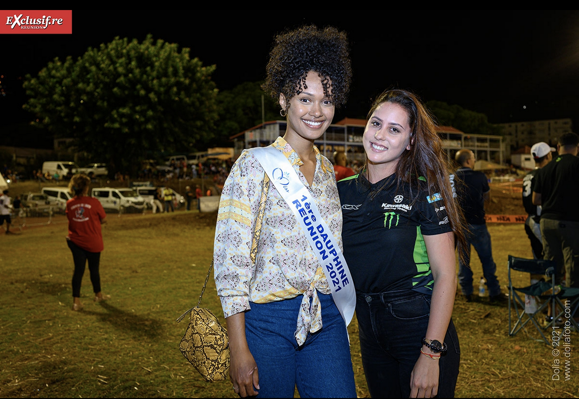 Tatiana avec celle qui a donné tous les départs des courses, sauf un laissé à la dauphine de Miss Réunion