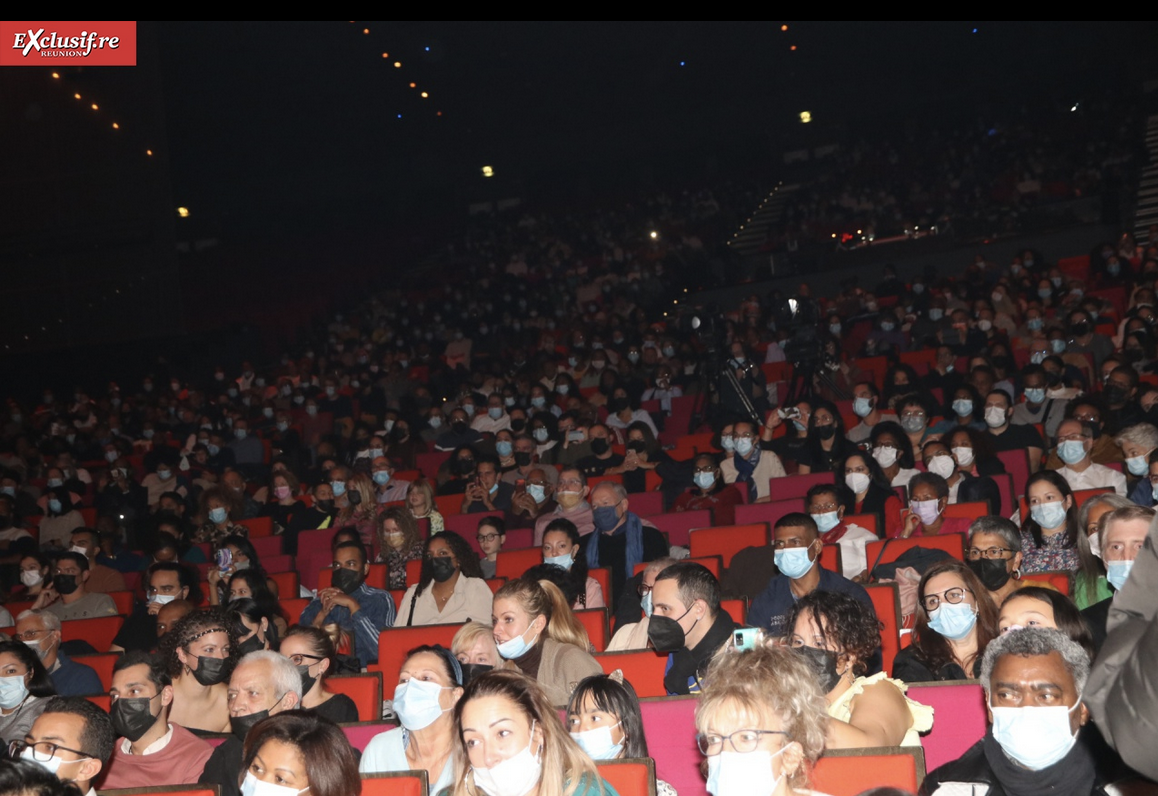 Un Palais des Congrès plein comme un oeuf! Un Palais des Congrès plein comme un oeuf!