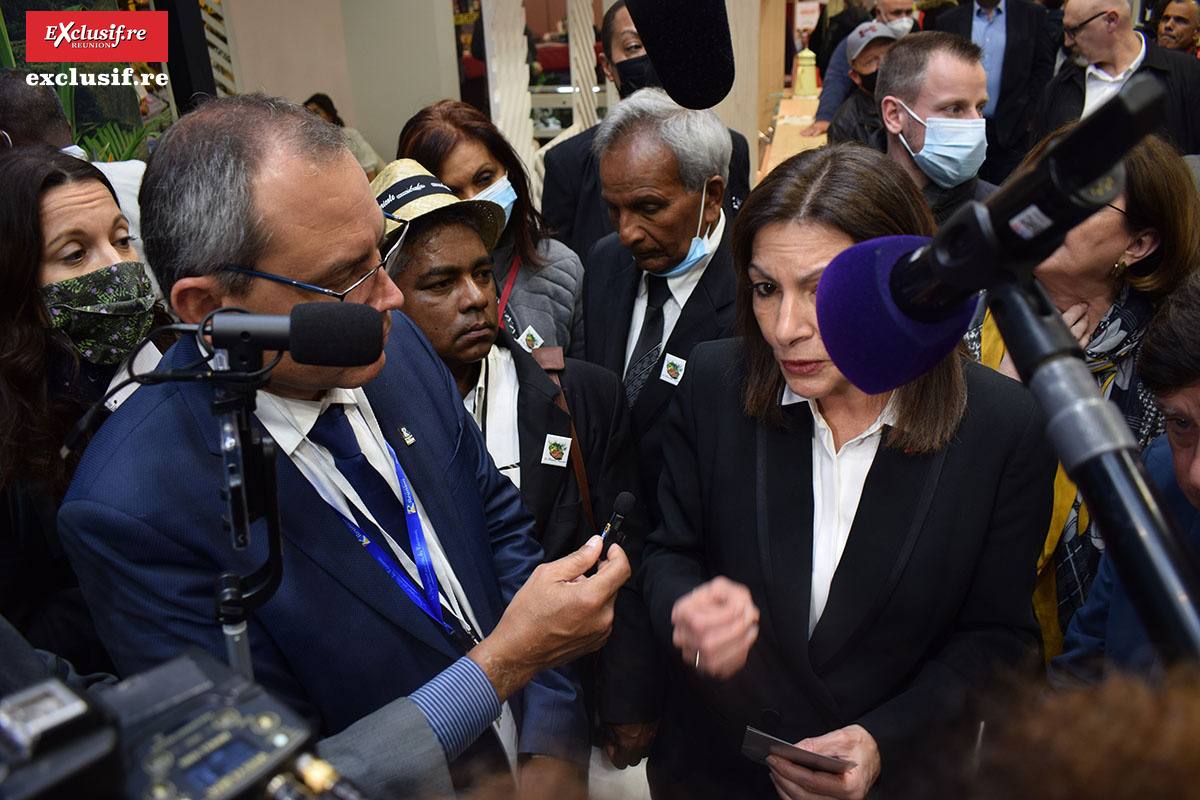 Anne Hidalgo est aussi venue au Village Réunion