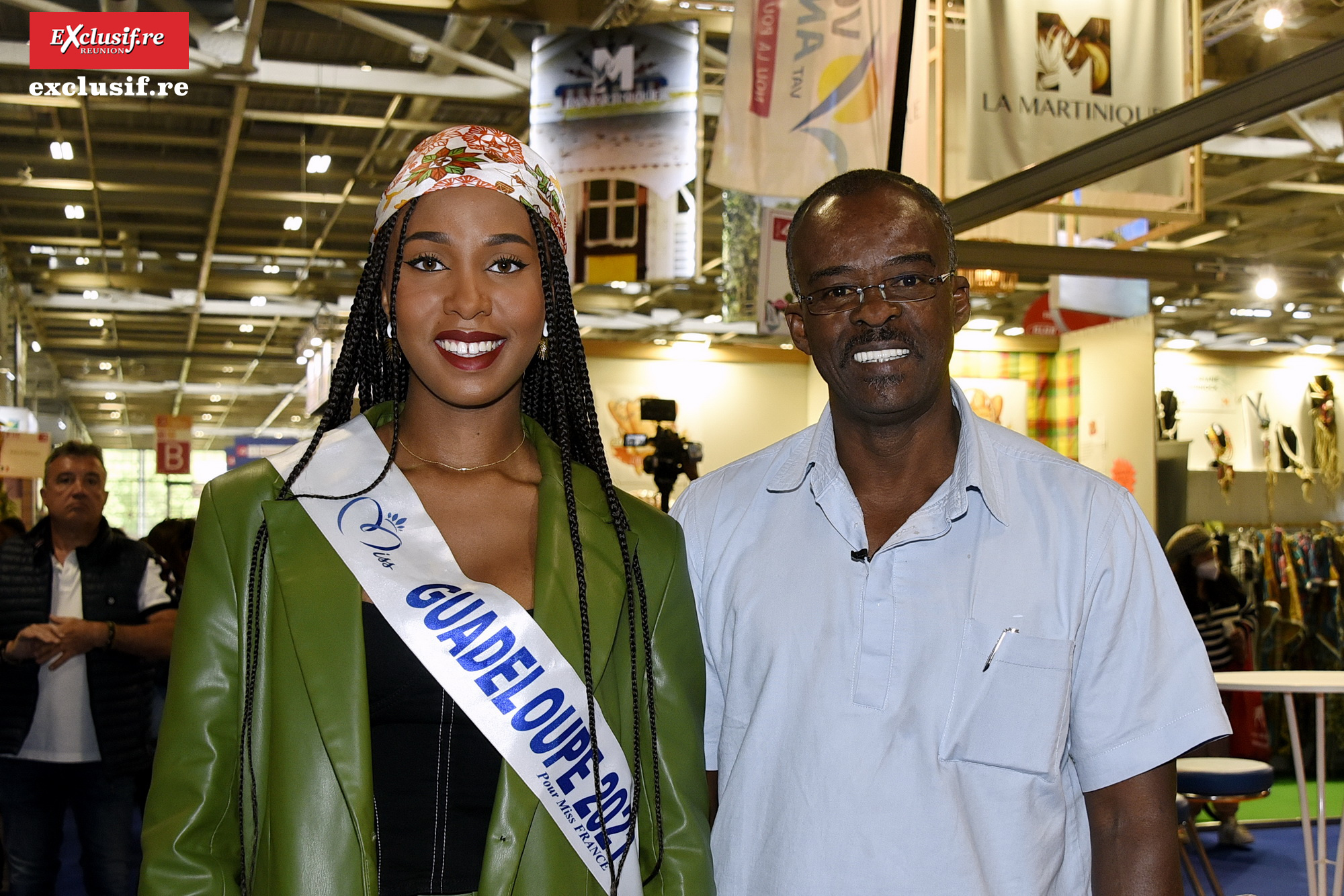 Ludivine Edmond, Miss Guadeloupe 2021, a visité les stands de Guadeloupe en compagnie de Ary Chalus, président de la Région Guadeloupe