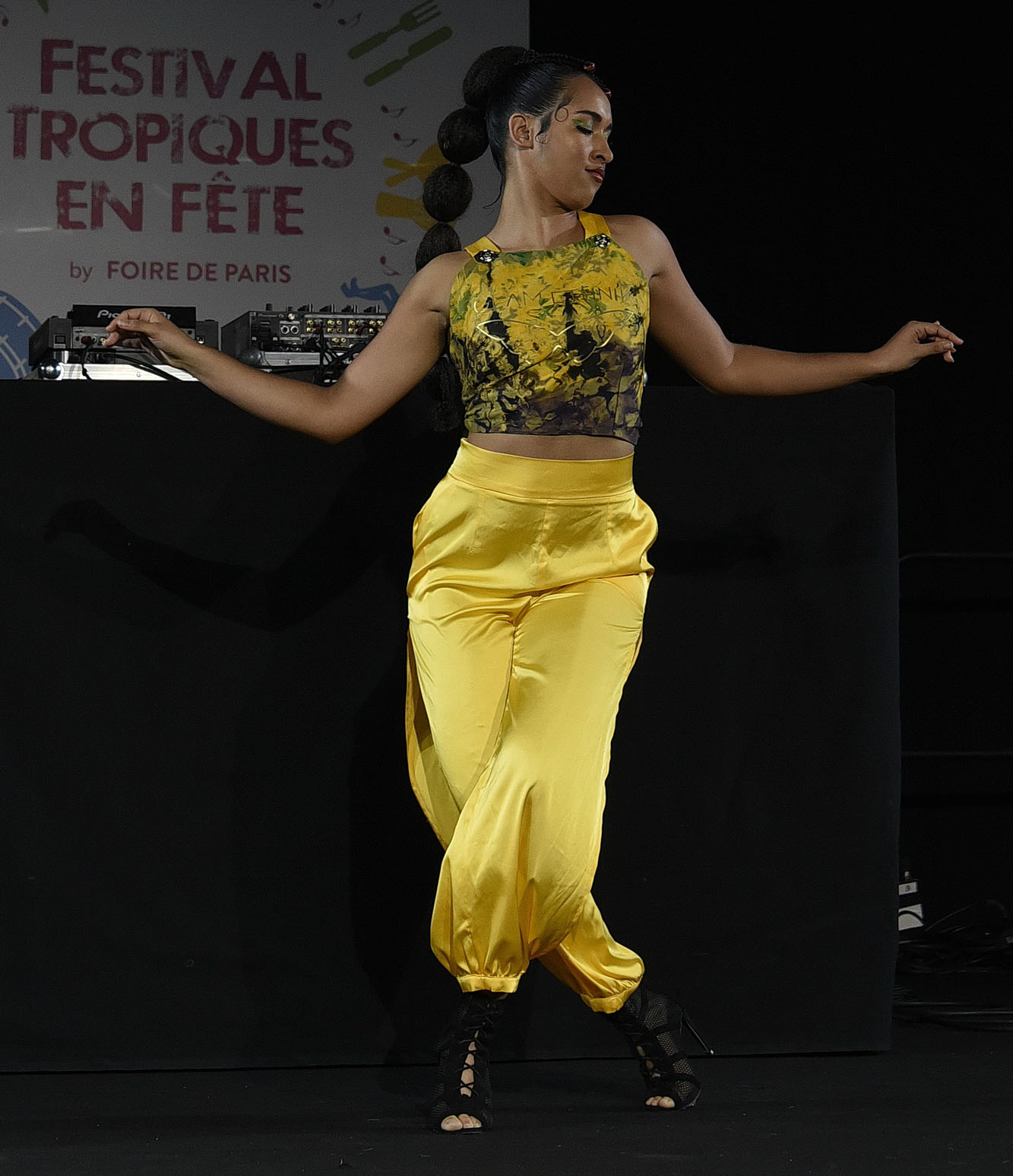 Mode: défilé «Glam Ethnik» à la Foire de Paris