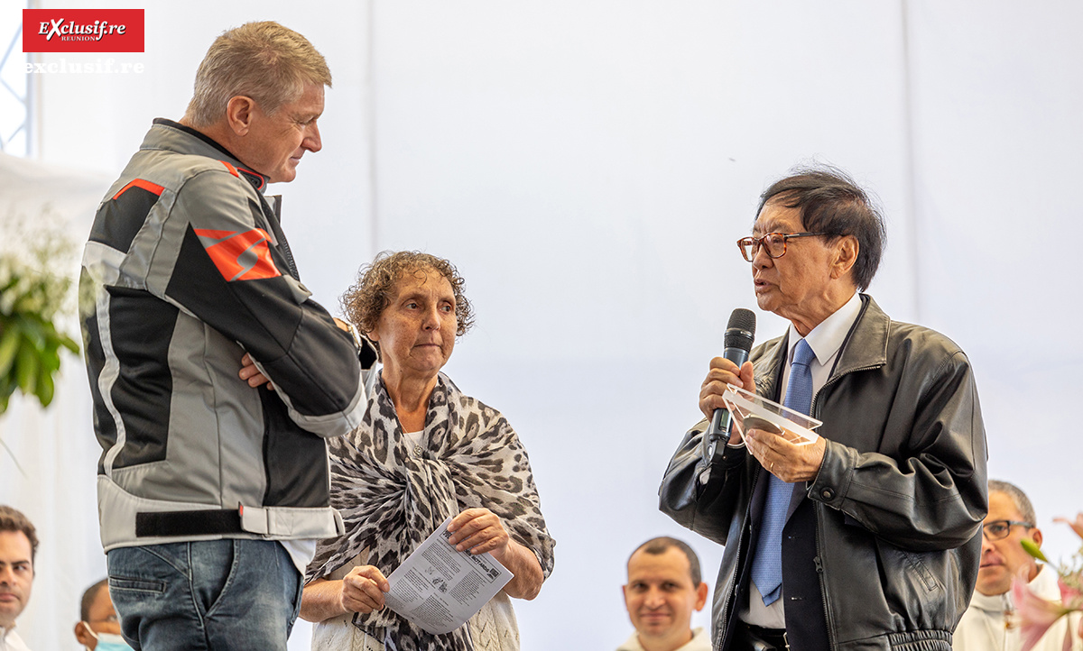 Yves Gruyer, parrain de la manifestation, Ketty Lebon, la pionnière qui a organisé la première messe des motards au Tampon, et André  Thien Ah Koon, maire du Tampon