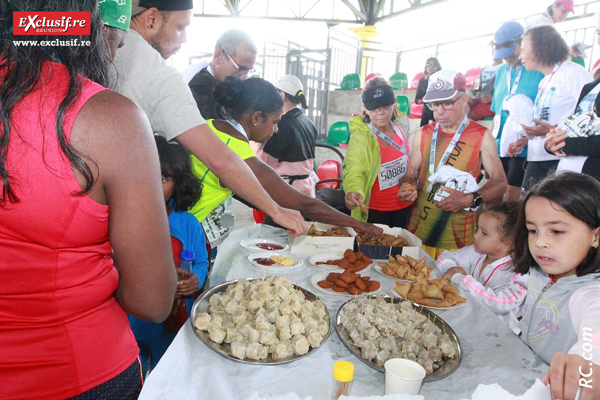 Après l'effort, le réconfort: buffet à volonté pour tous les participants!