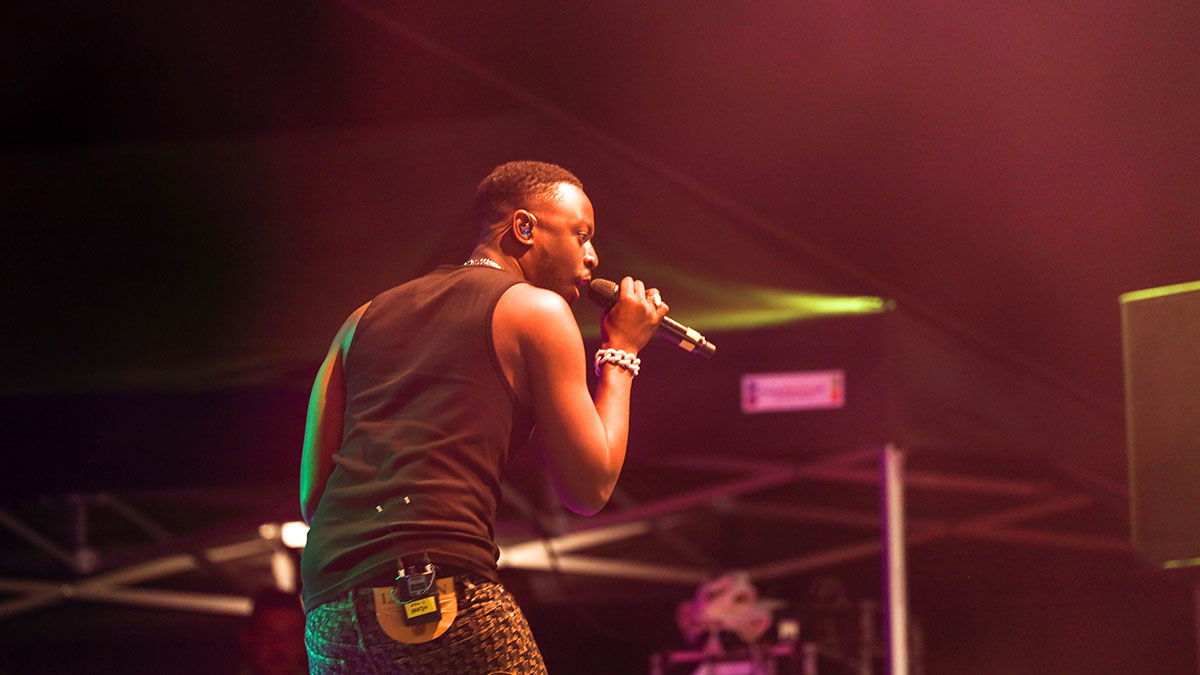 Dadju, Gazo et Alonzo en concert à Saint-Pierre Dadju, Gazo et Alonzo en concert à Saint-Pierre