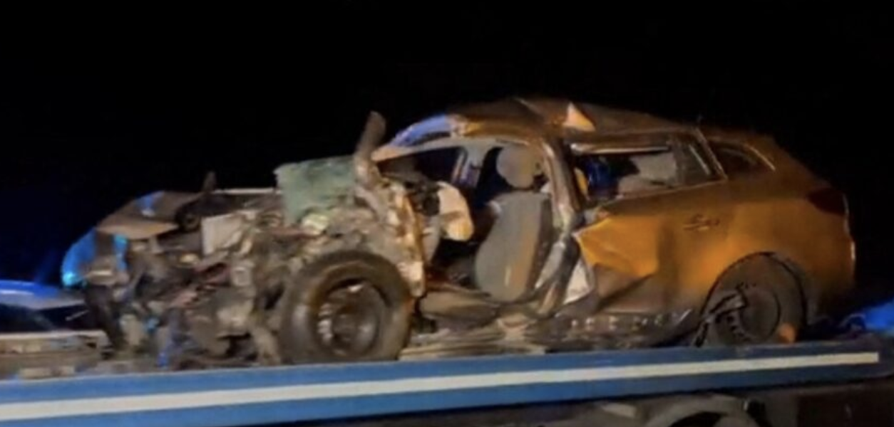 Voir l'état du véhciule accidenté suffit pour comprendre la violence du choc et ses conséquences... Voir l'état du véhciule accidenté suffit pour comprendre la violence du choc et ses conséquences...