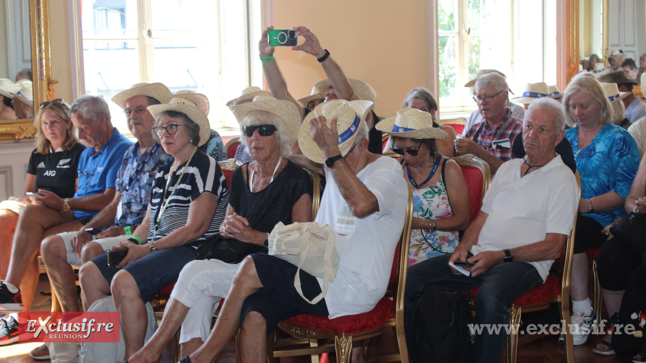 Des touristes du navire MSC Orchestra reçus à Saint-Denis