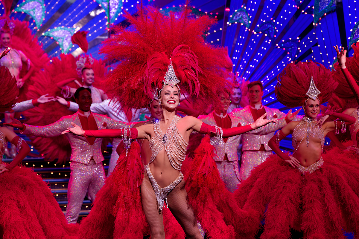 Claudine Van den Berg Cooke, meneuse de revue du Moulin Rouge depuis 2016