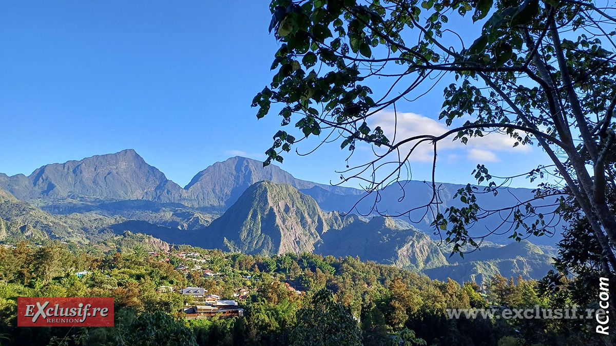 Mosaïque des Uniformes: le Préfet de La Réunion a couru son premier trail !