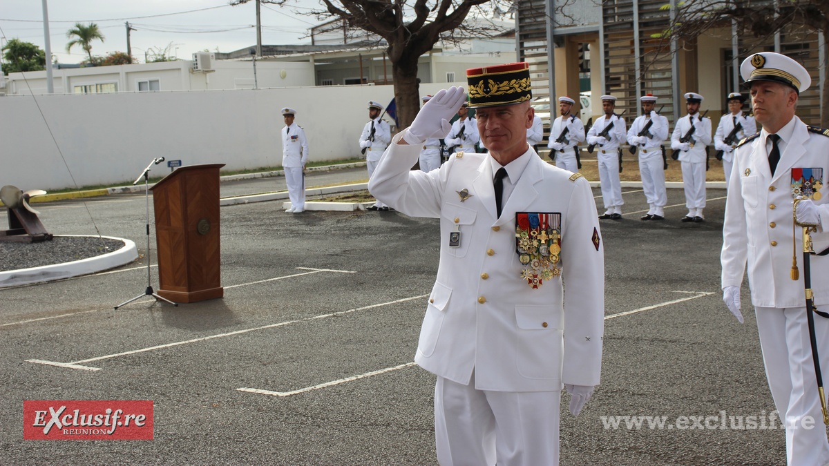Passation de commandement à la Base Navale du Port: photos