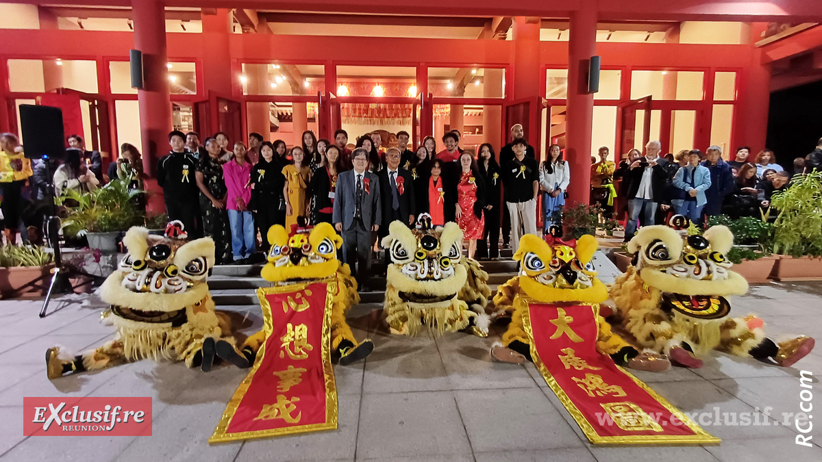 Les lions de Ping Sheng ont posé pour la photo à l'issue de leur prestation