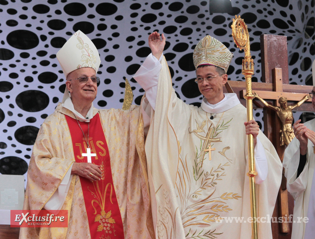 Monseigneur Gilbert Aubry et Monseigneur Pascal Chane-Teng