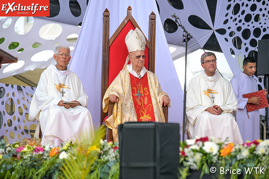 L'ordination de Monseigneur Chane-Teng: l'album photos de la cérémonie L'ordination de Monseigneur Chane-Teng: l'album photos de la cérémonie