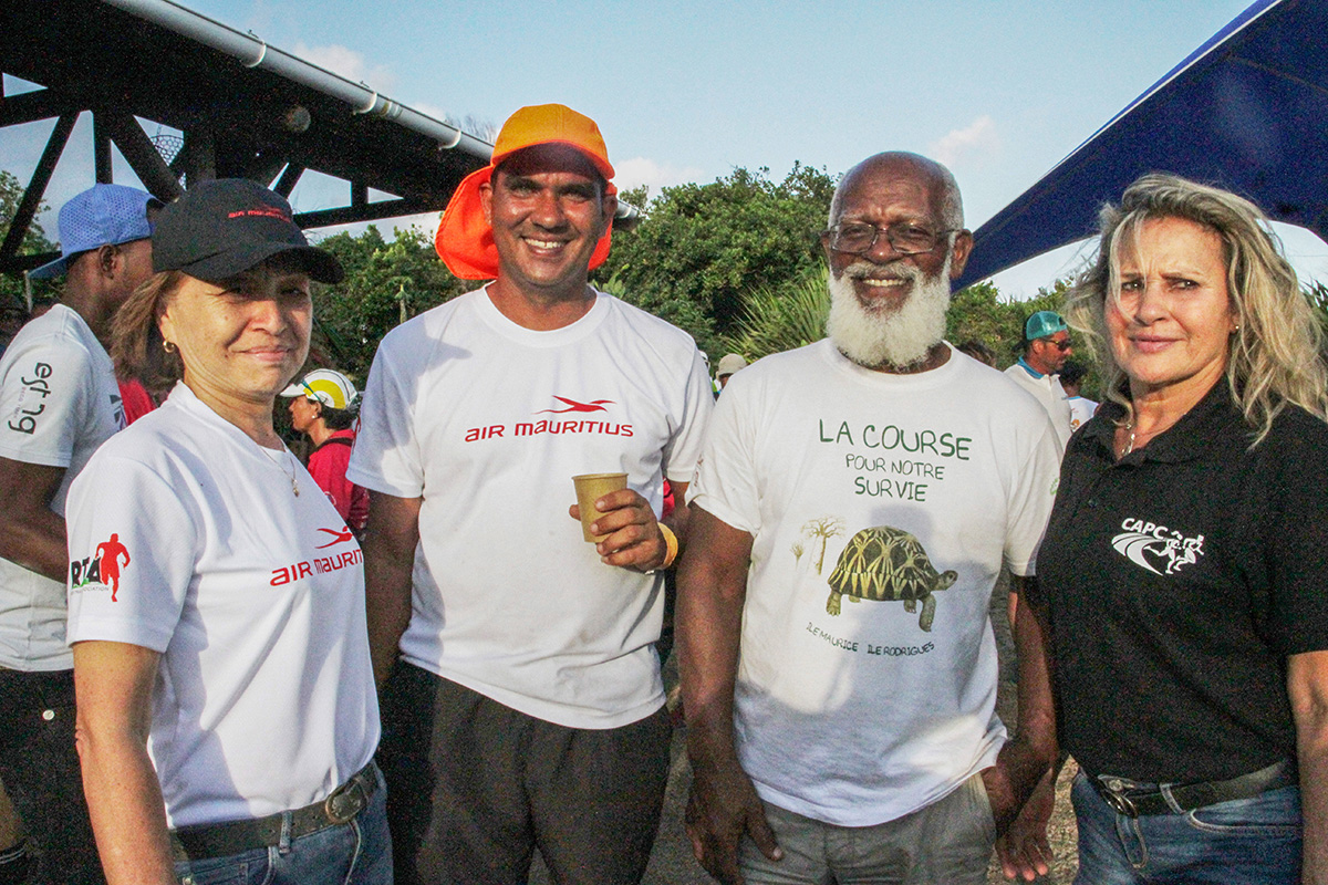 Nathalie Biram (Air Mauritius), Arnaud Meunier, président de Rod Trail Association, Aurèle André, le «père» du Trail de Rodrigues, et Marlène Chane See Chu, présidente du CA Plaine des Cafres