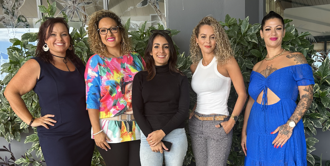 Angélique Kenclé (au centre), fondatrice de "Conquérantes" et l'équipe qui l'épaule pour cet événement 2023 Angélique Kenclé (au centre), fondatrice de "Conquérantes" et l'équipe qui l'épaule pour cet événement 2023